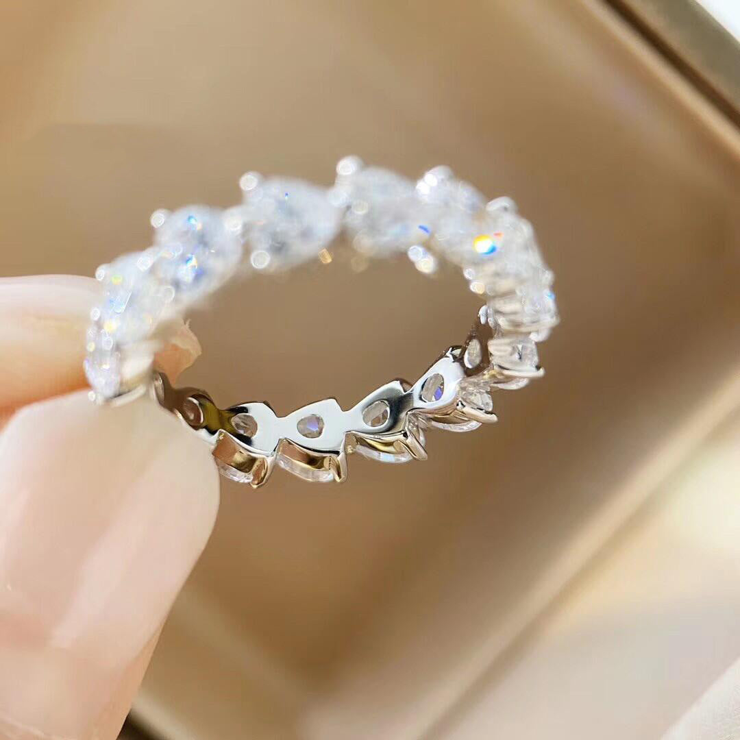 Heart-Shaped Diamond Row Fashion Love Ring